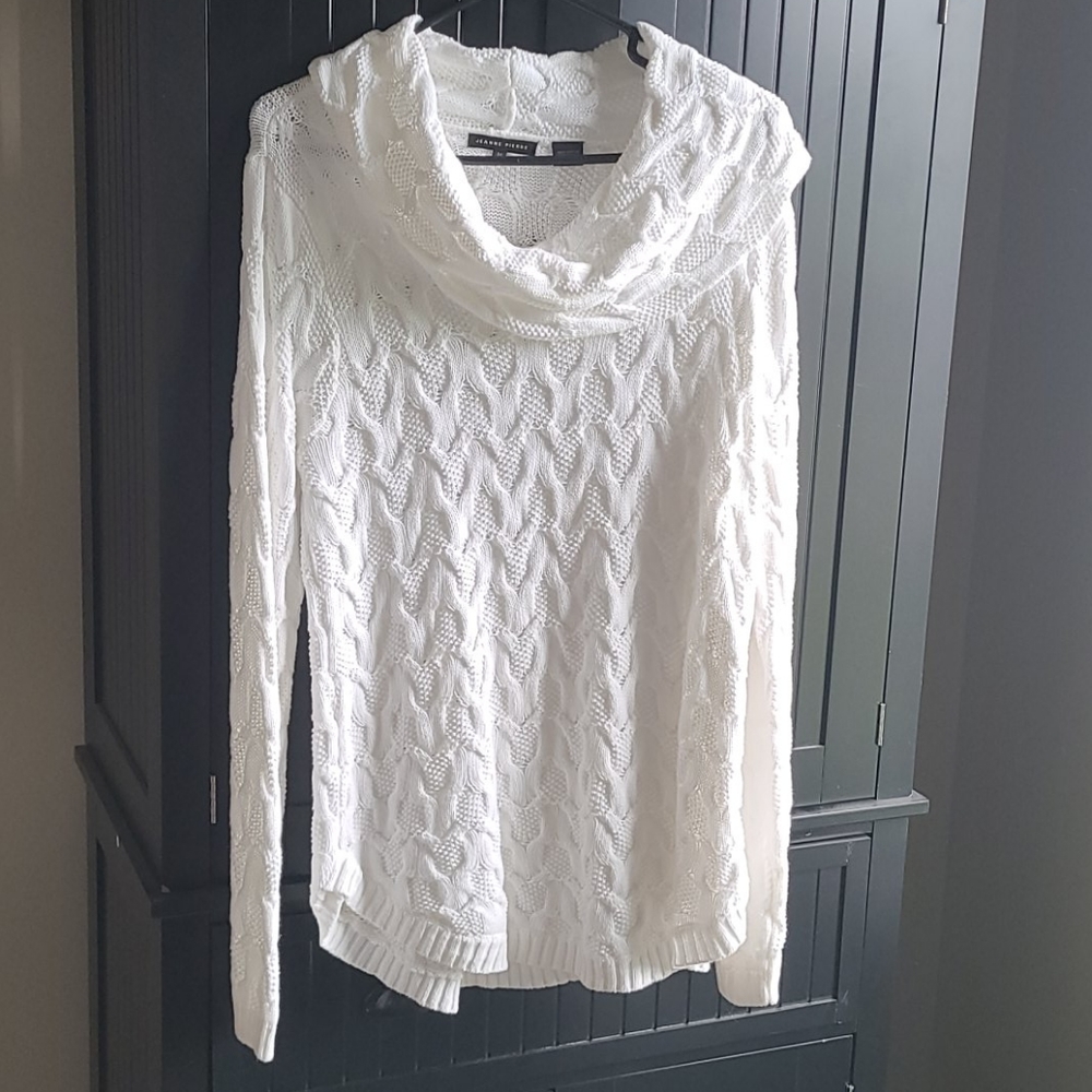 Jeanine pierre white sweater size med